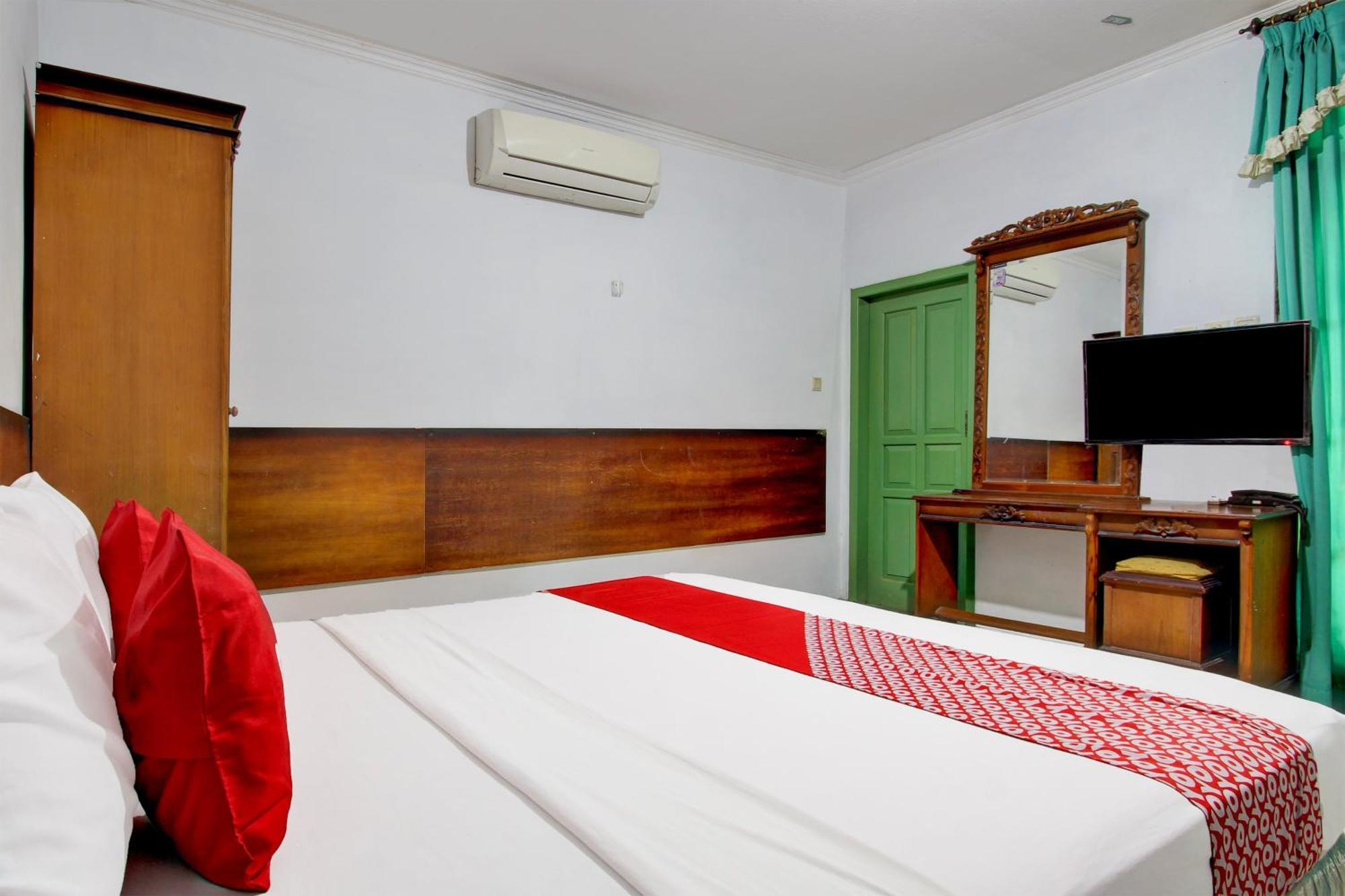 Oyo 94082 Gurita Hotel 2*