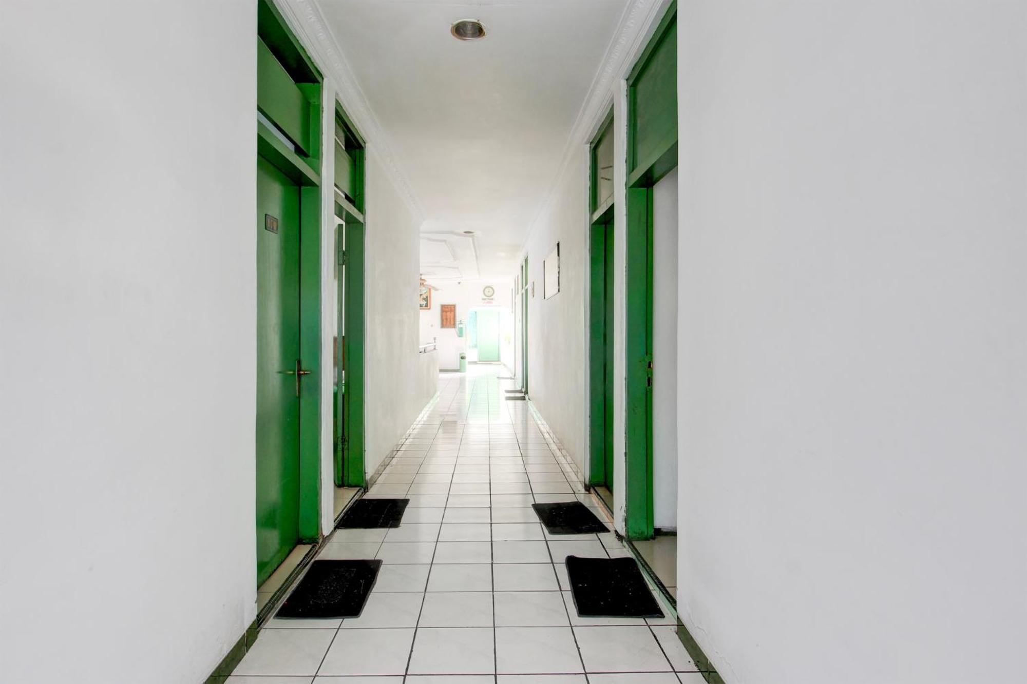 Hotel Oyo 94082 Gurita 2*